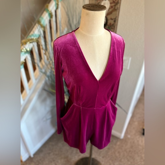Candies Magenta Pink Velvet Romper - Picture 5 of 12